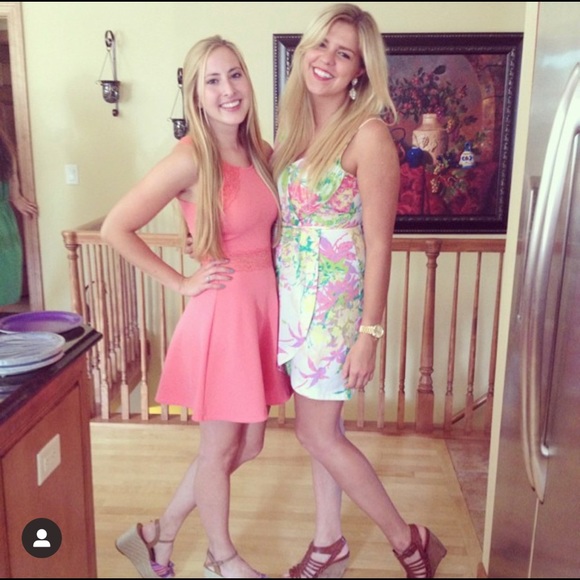 Cute skater dress in EUC! - Picture 3 of 4